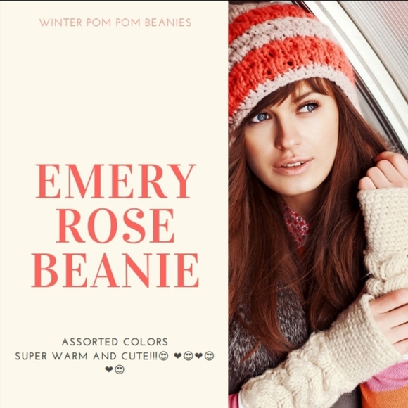 Pom pom winter hat - Picture 3 of 3